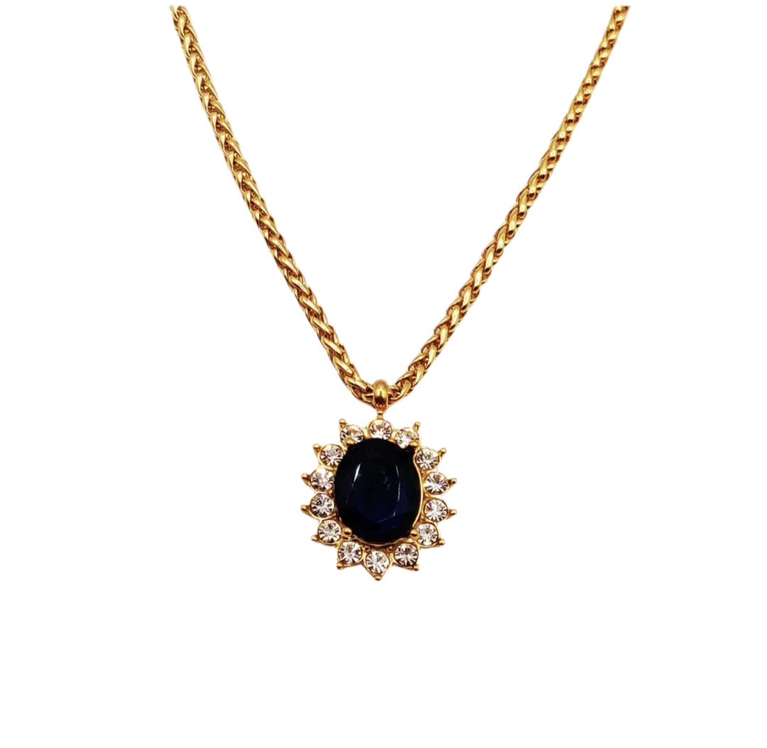 Necklace with bleu stone